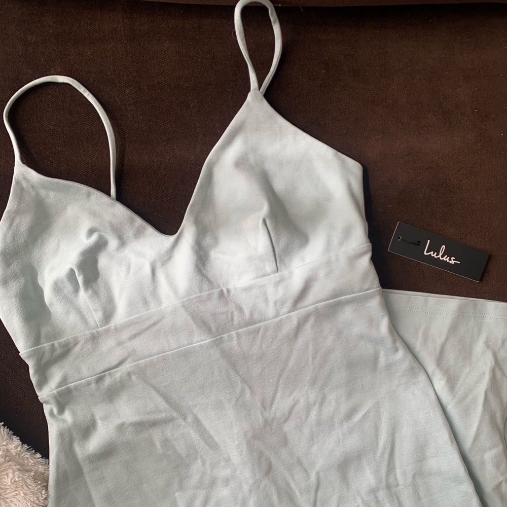 “don’t tell em” lulu’s light blue midi dress